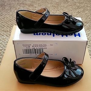 Black Patent leather shoes, HeHalnom, size 9 (toddler)
